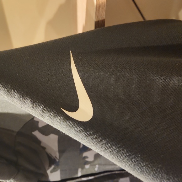 Nike Dri-Fit Hoodie - Picture 4 of 4